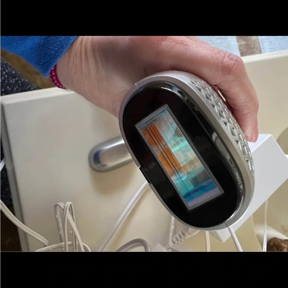 Inia haute IPL hair remover. Excellent - Picture 3 of 8